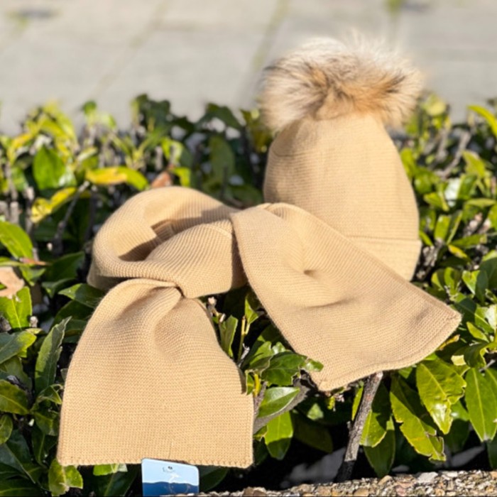 Granlei gorro y bufanda punto pompón pelo natural 2-429 cam.